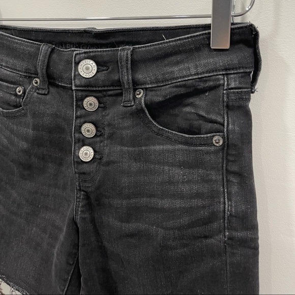 American Eagle Next Level Stretch Midi Denim Shorts Raw Hem Washed Black Size 0 - Picture 3 of 7